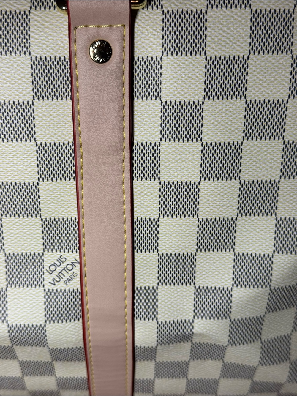 Light Gray Checkered Travel Duffel Bag. No Brand. - Picture 5 of 6